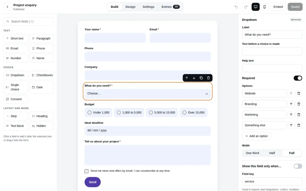 Editor de Aluleth Forms con la paleta de campos, el formulario con estilo y los ajustes del campo