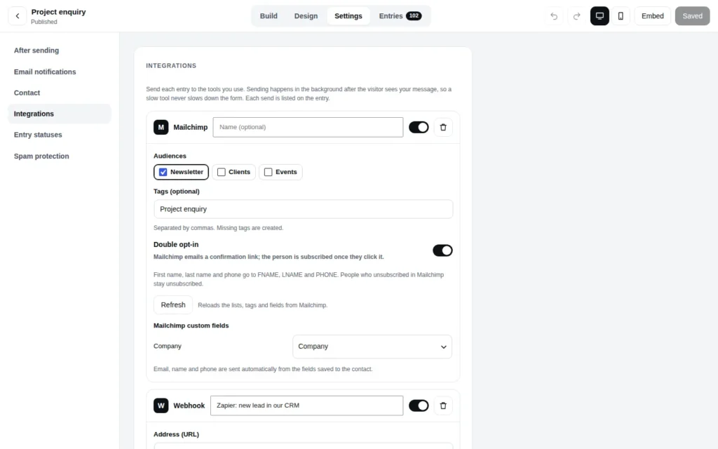 Integraciones de un formulario con audiencias de Mailchimp y un webhook de Zapier